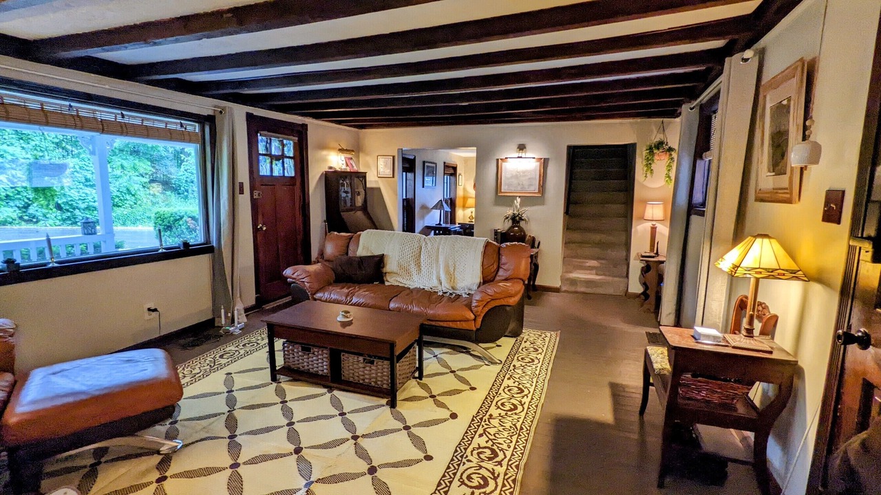 Photo of Livingroom in Williamsville