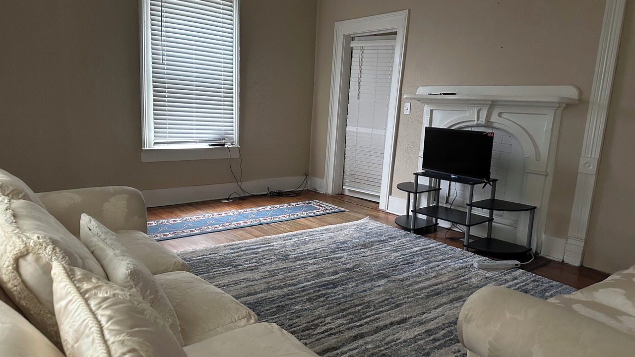 Photo of Livingroom in West Washington