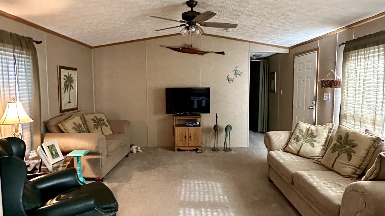 Photo of Livingroom in Perry
