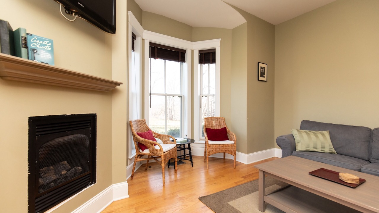 Photo of Livingroom in Michigan City