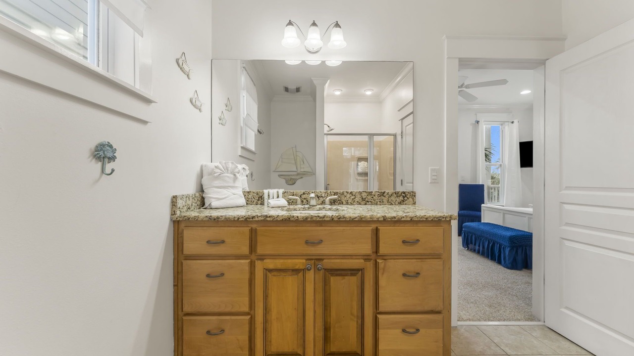 Photo of Bathroom in Treetop