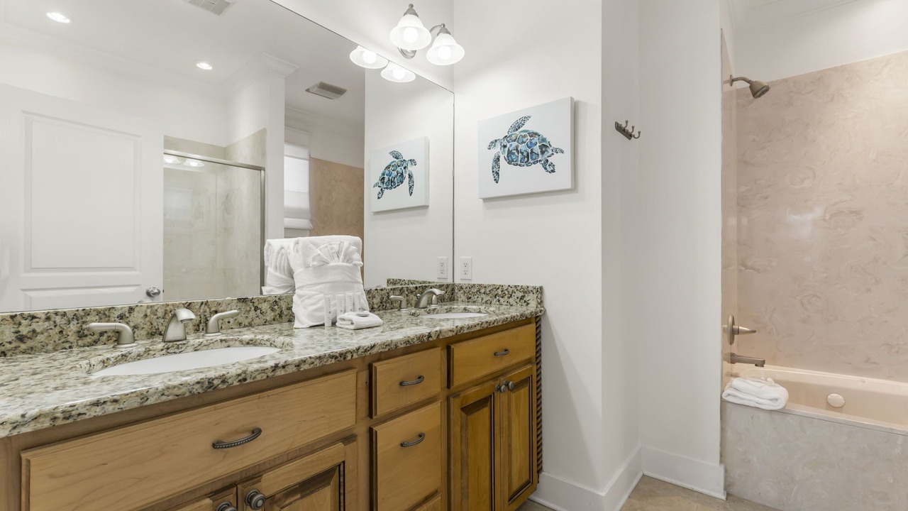 Photo of Bathroom in Treetop