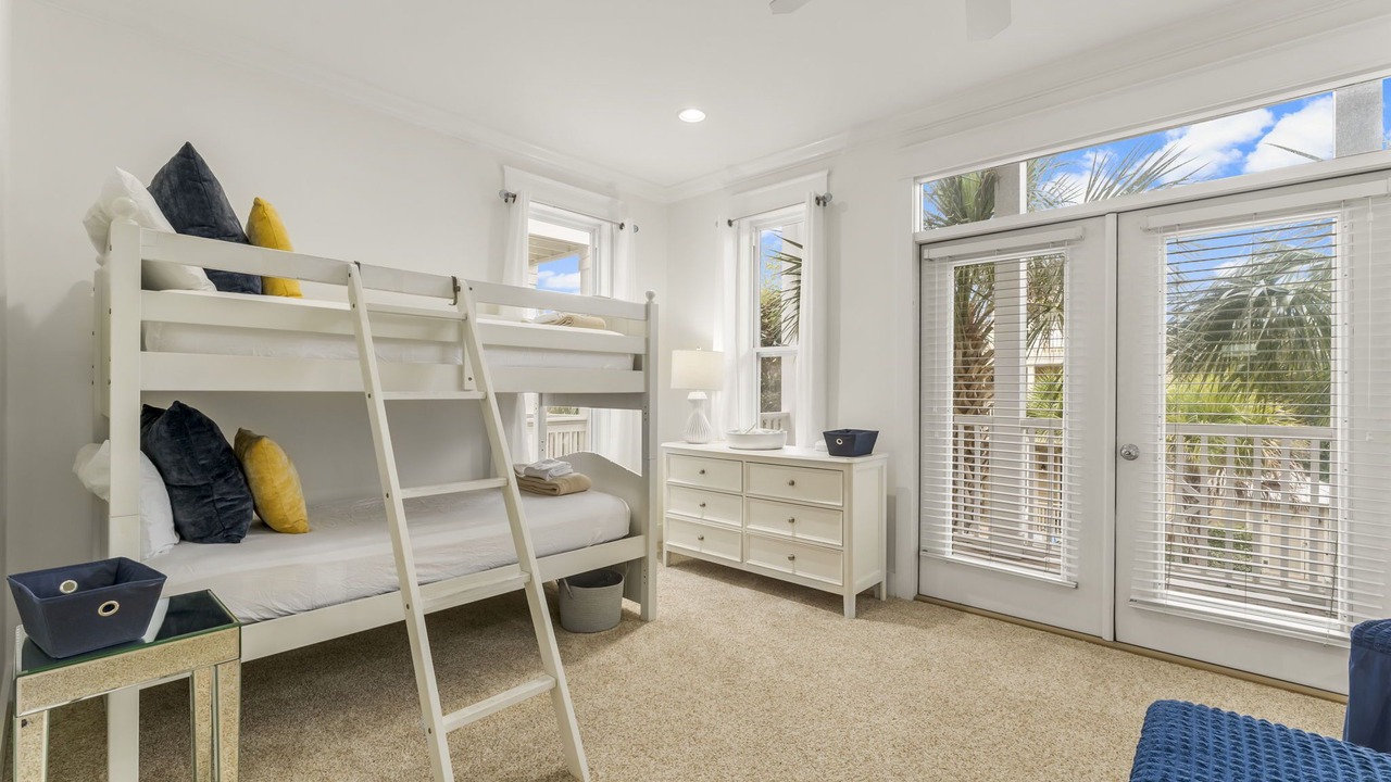 Photo of Bedroom in Treetop