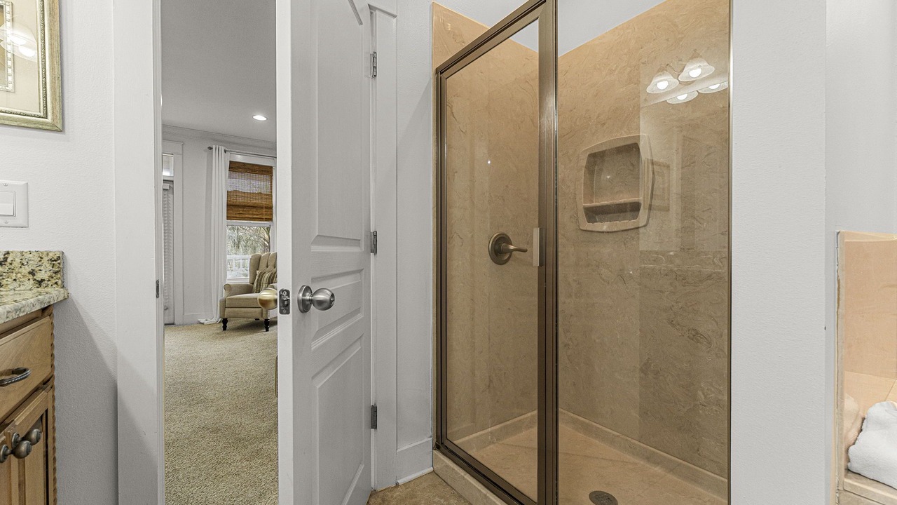 Photo of Bathroom in Treetop