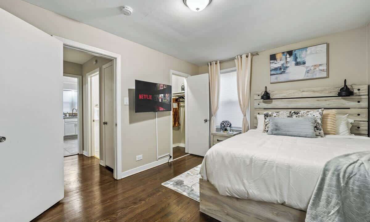 Photo of Bedroom in Homewood