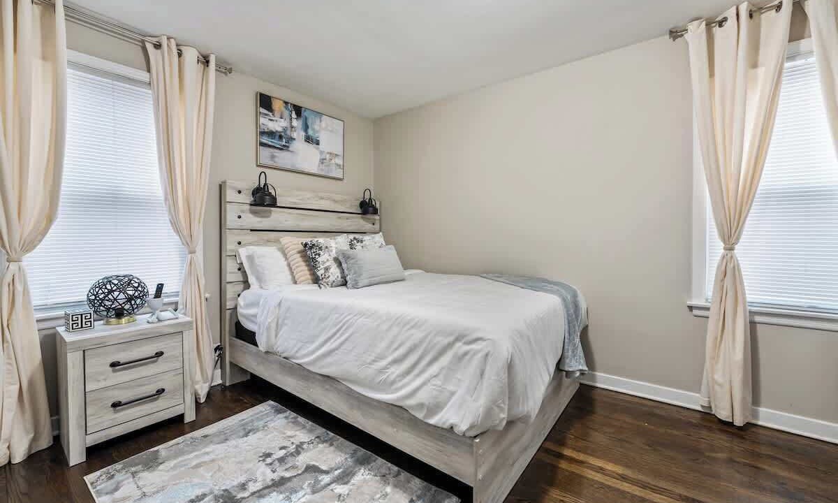 Photo of Bedroom in Homewood