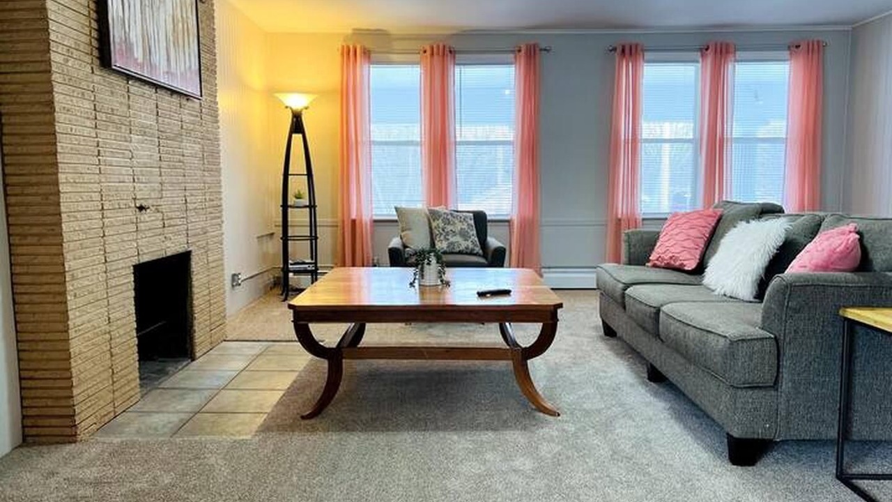 Photo of Livingroom in Gary