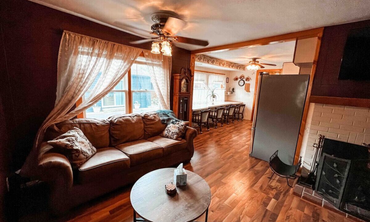 Photo of Livingroom in West Newton