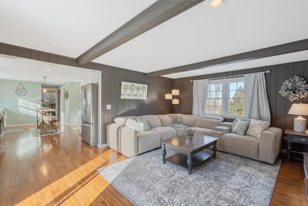 Photo of Livingroom in LaFayette