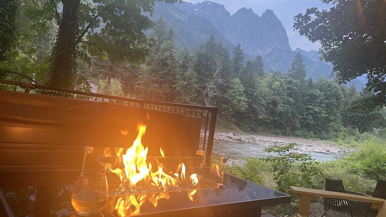 Photo of Outdoor in Gold Bar