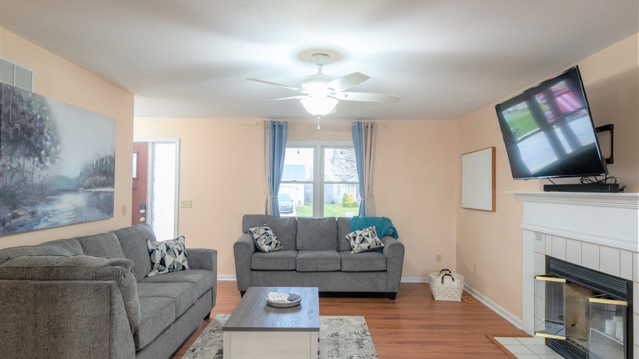 Photo of Livingroom in Mishawaka