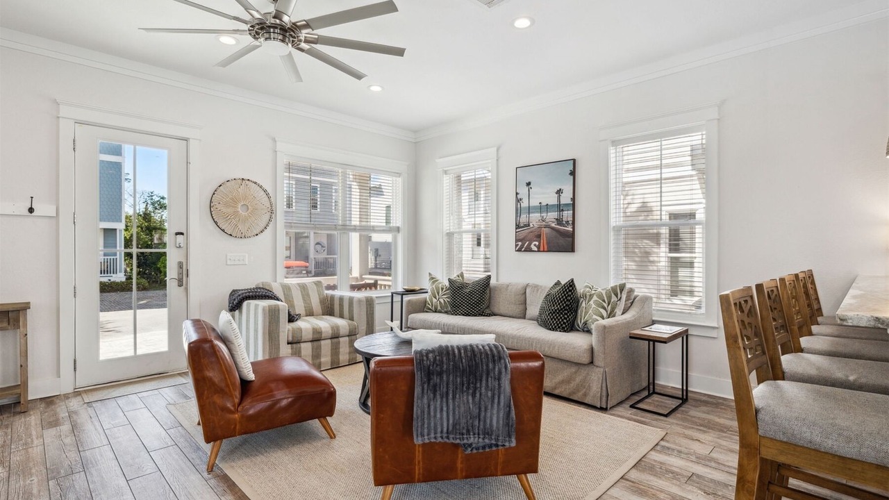 Photo of Livingroom in Gulf Place