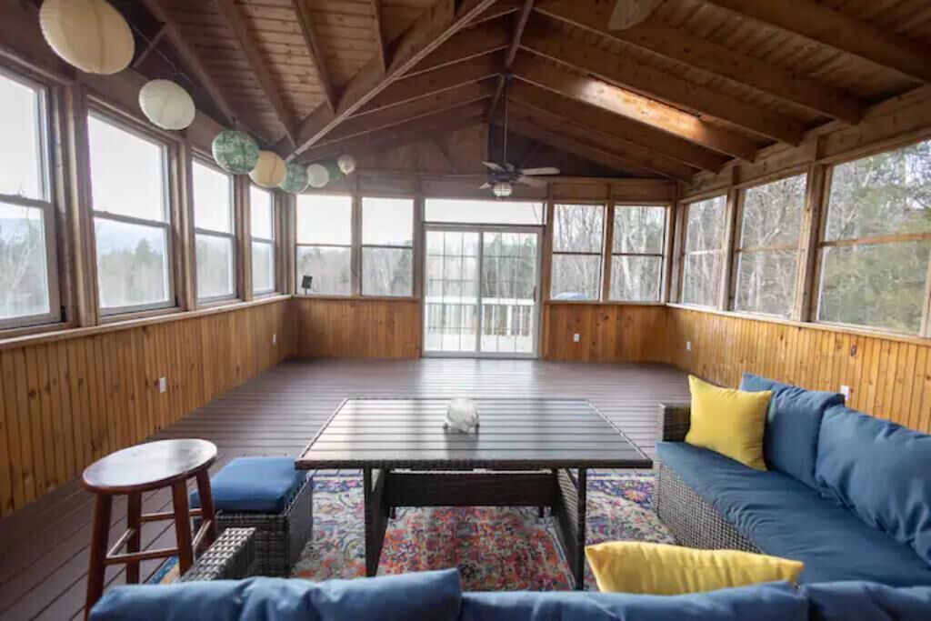 Photo of Livingroom in Tannersville