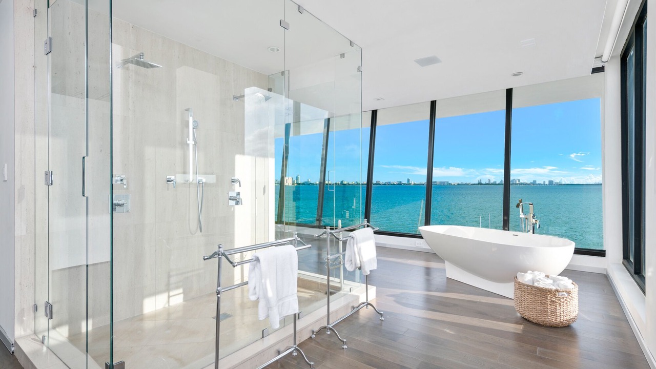 Photo of Bathroom in North Bay Village
