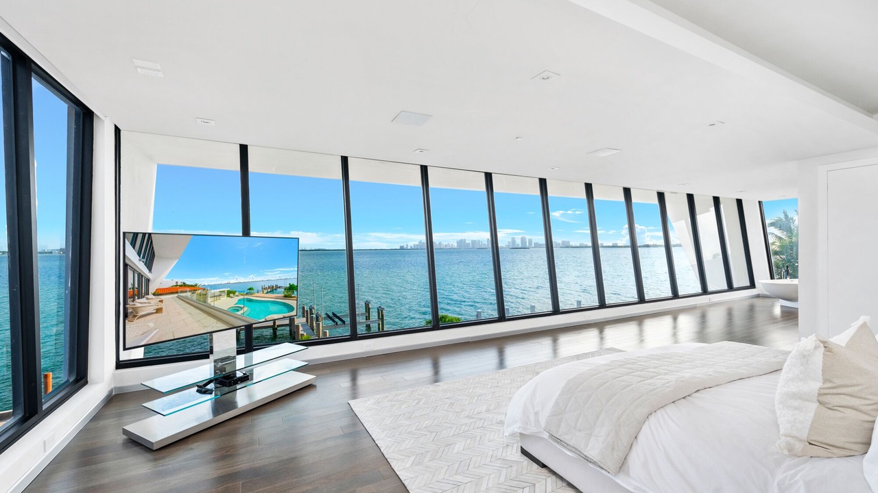 Photo of Bedroom in North Bay Village