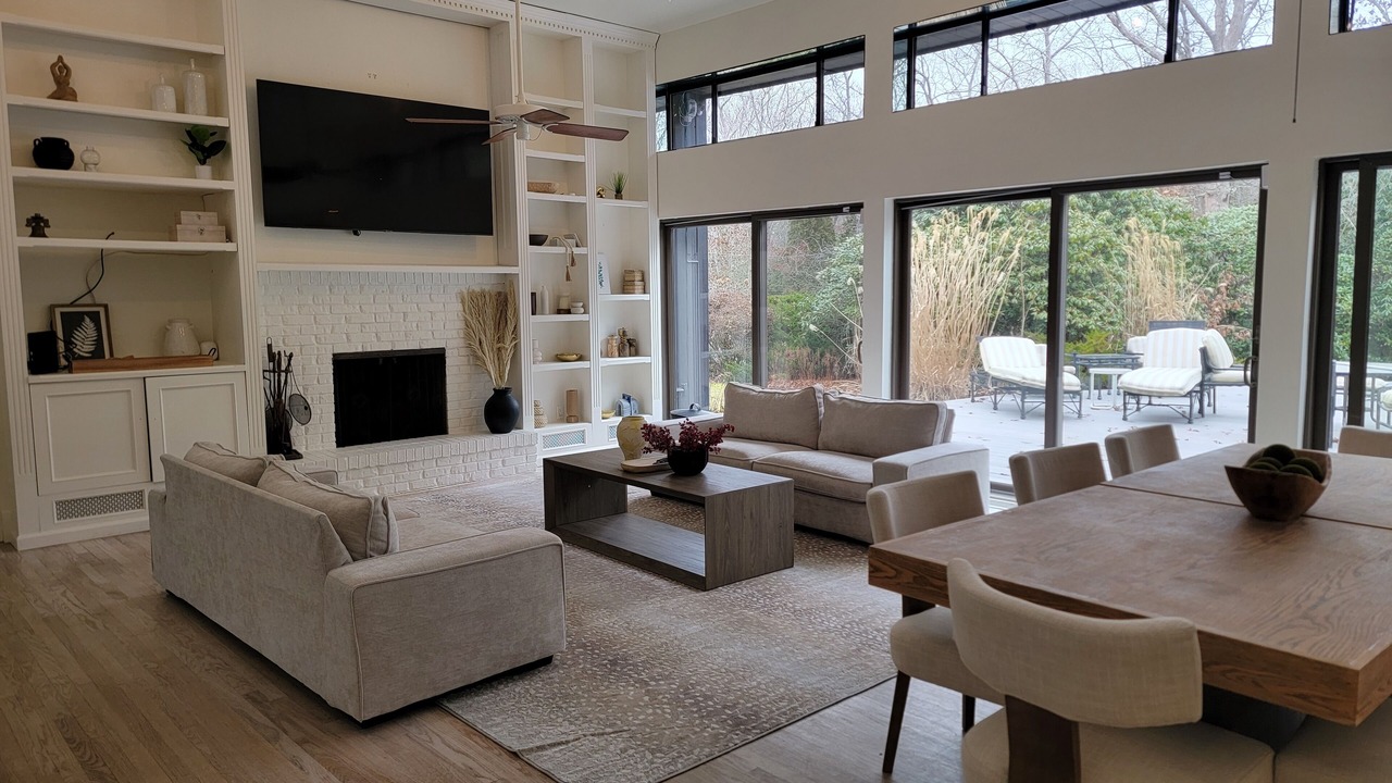 Photo of Livingroom in Westhampton