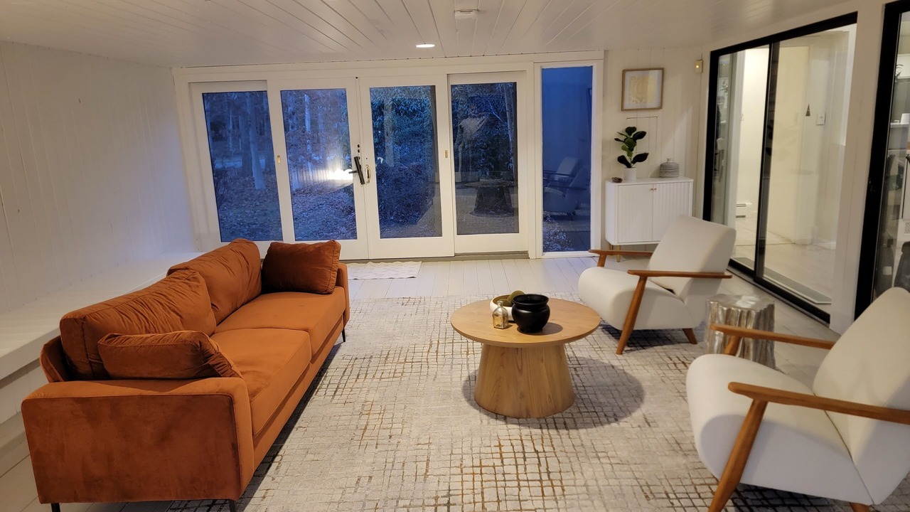 Photo of Livingroom in Westhampton