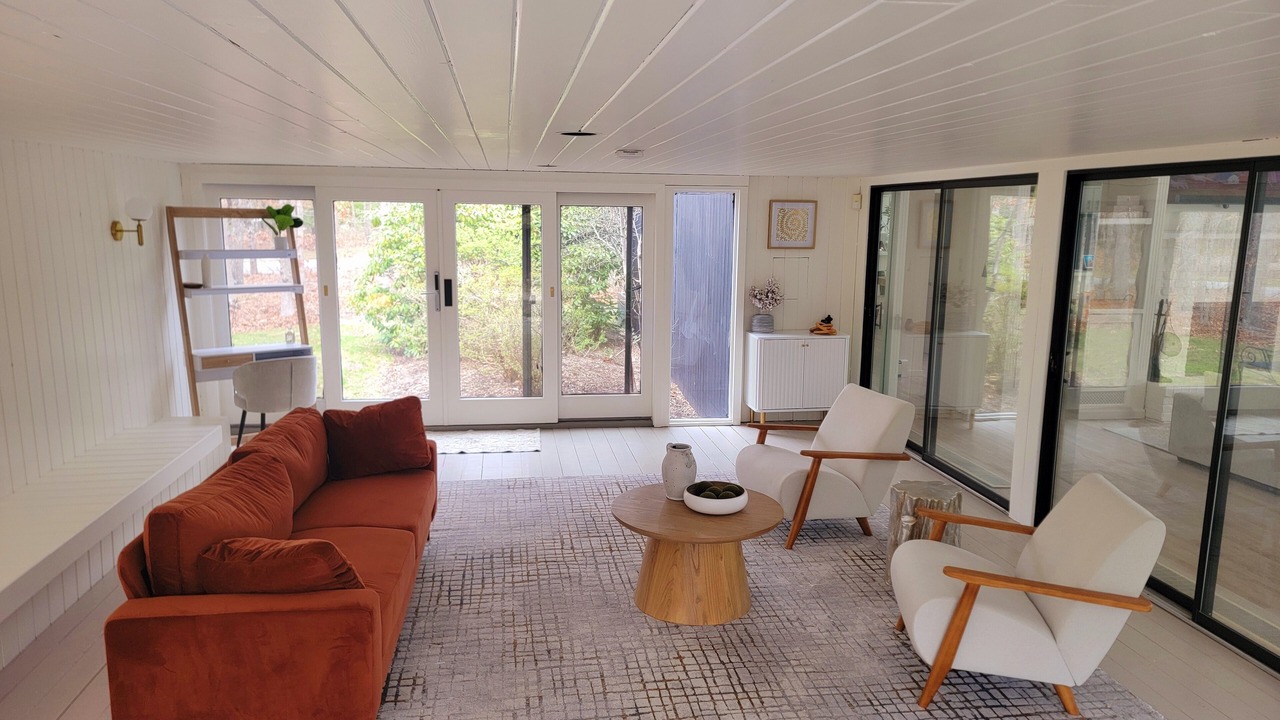 Photo of Livingroom in Westhampton