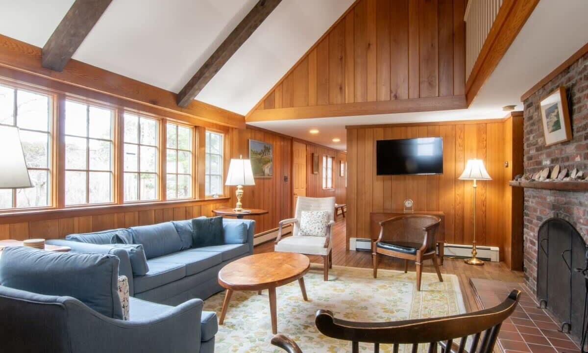 Photo of Livingroom in Truro