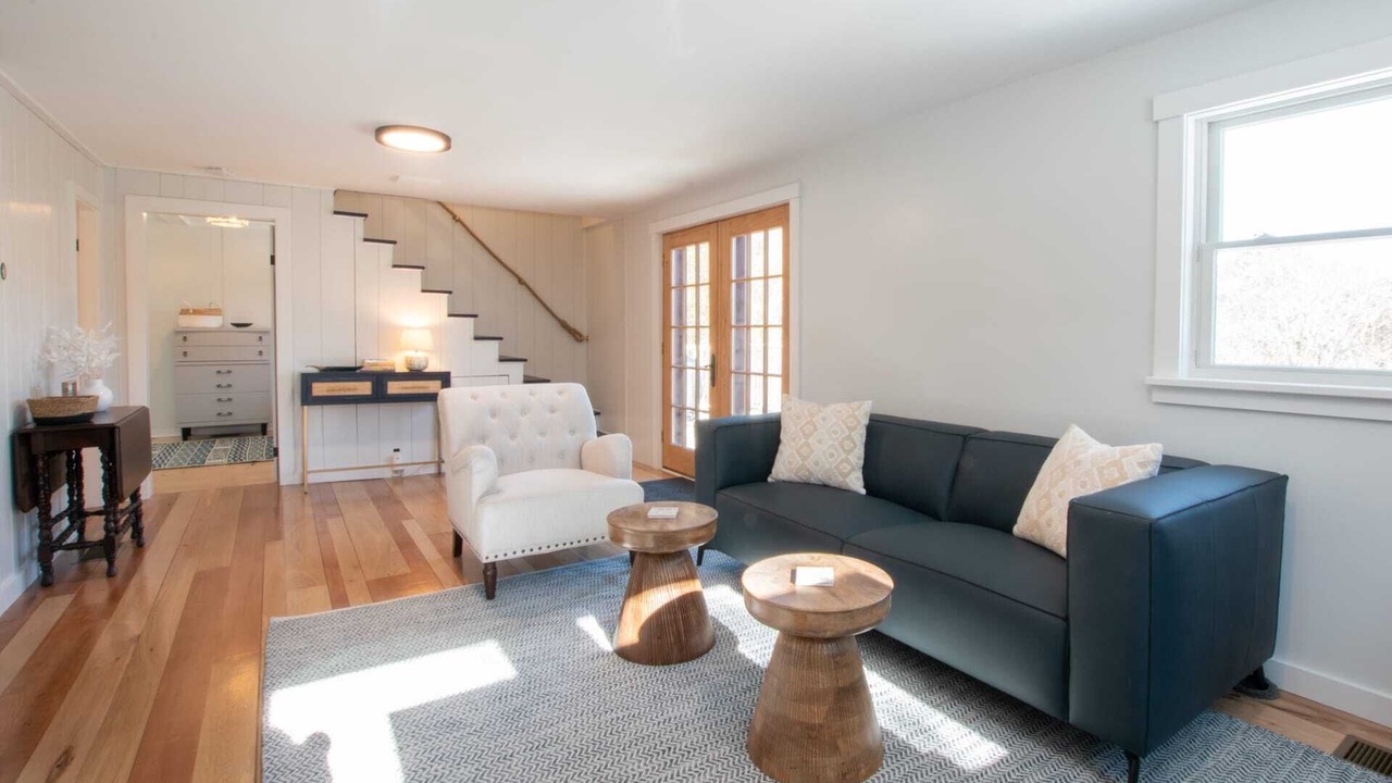 Photo of Livingroom in Truro