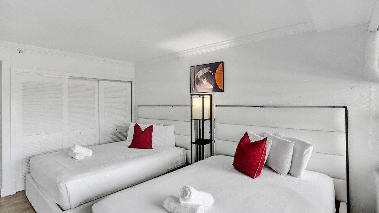 Photo of Bedroom in Mid Beach