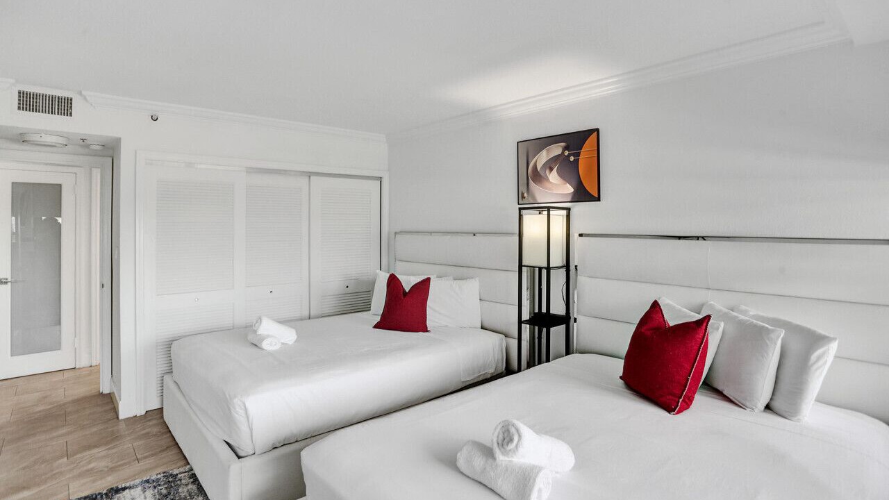 Photo of Bedroom in Mid Beach