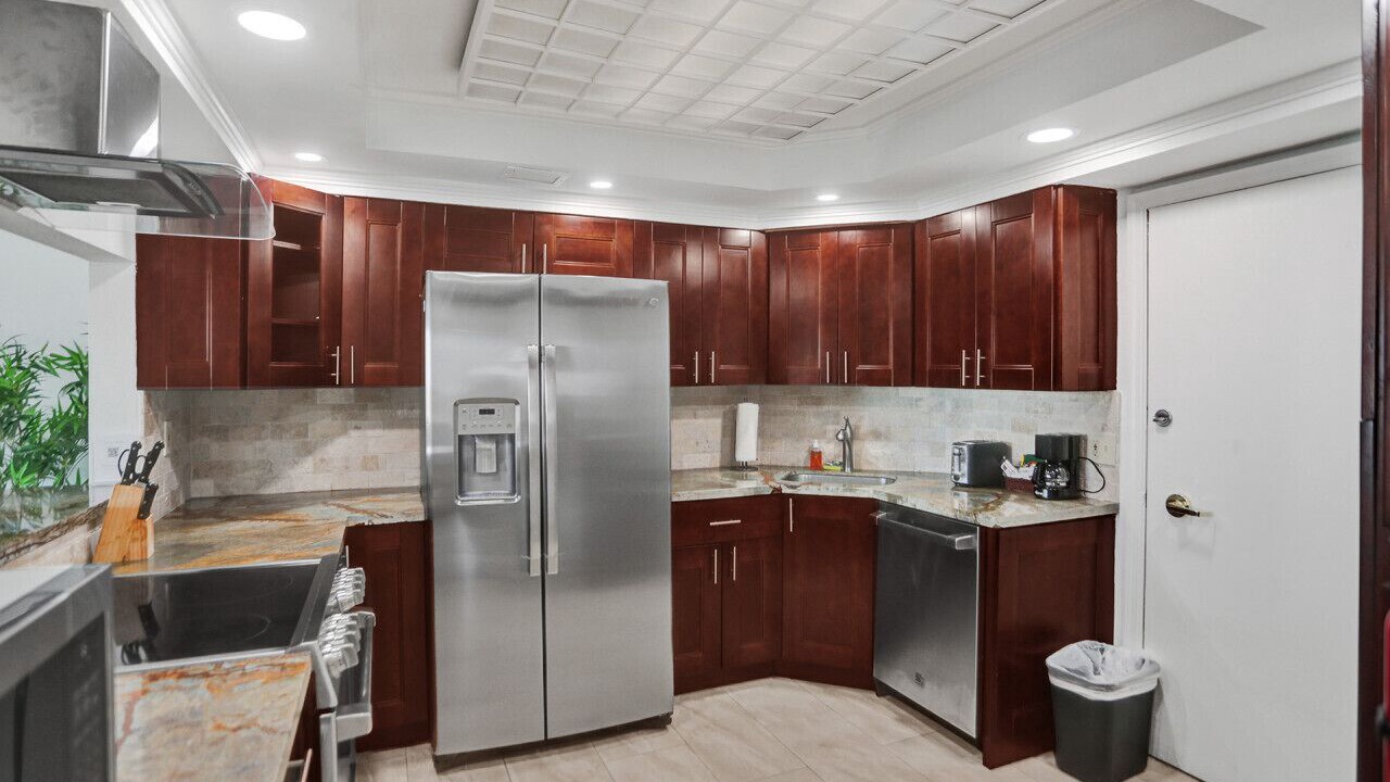 Photo of Kitchen in Mid Beach