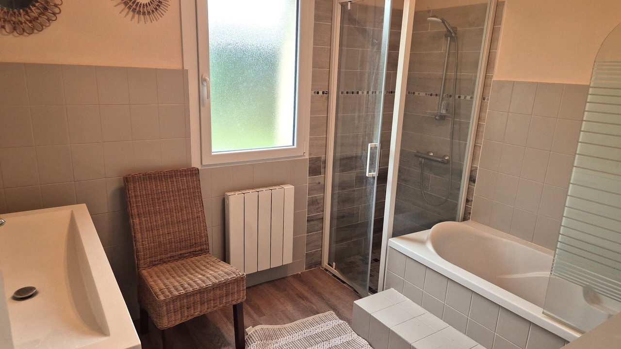 Photo of Bathroom in Tregastel