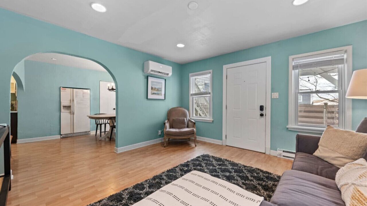 Photo of Livingroom in Michigan City