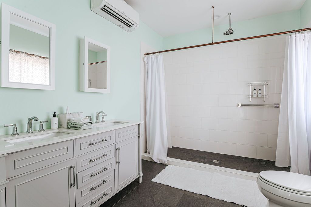 Photo of Bathroom in Batesville