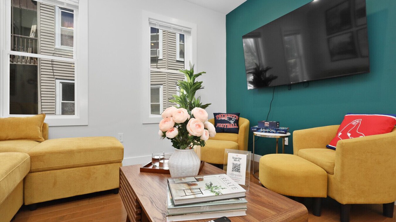 Photo of Livingroom in East Somerville