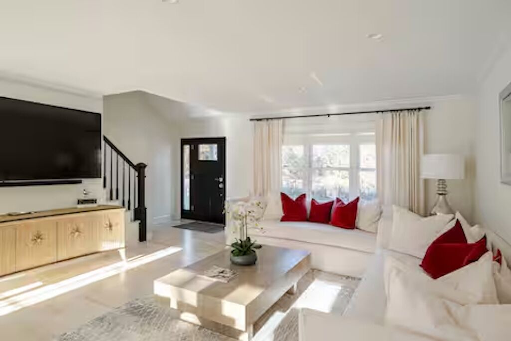 Photo of Livingroom in Riverhead