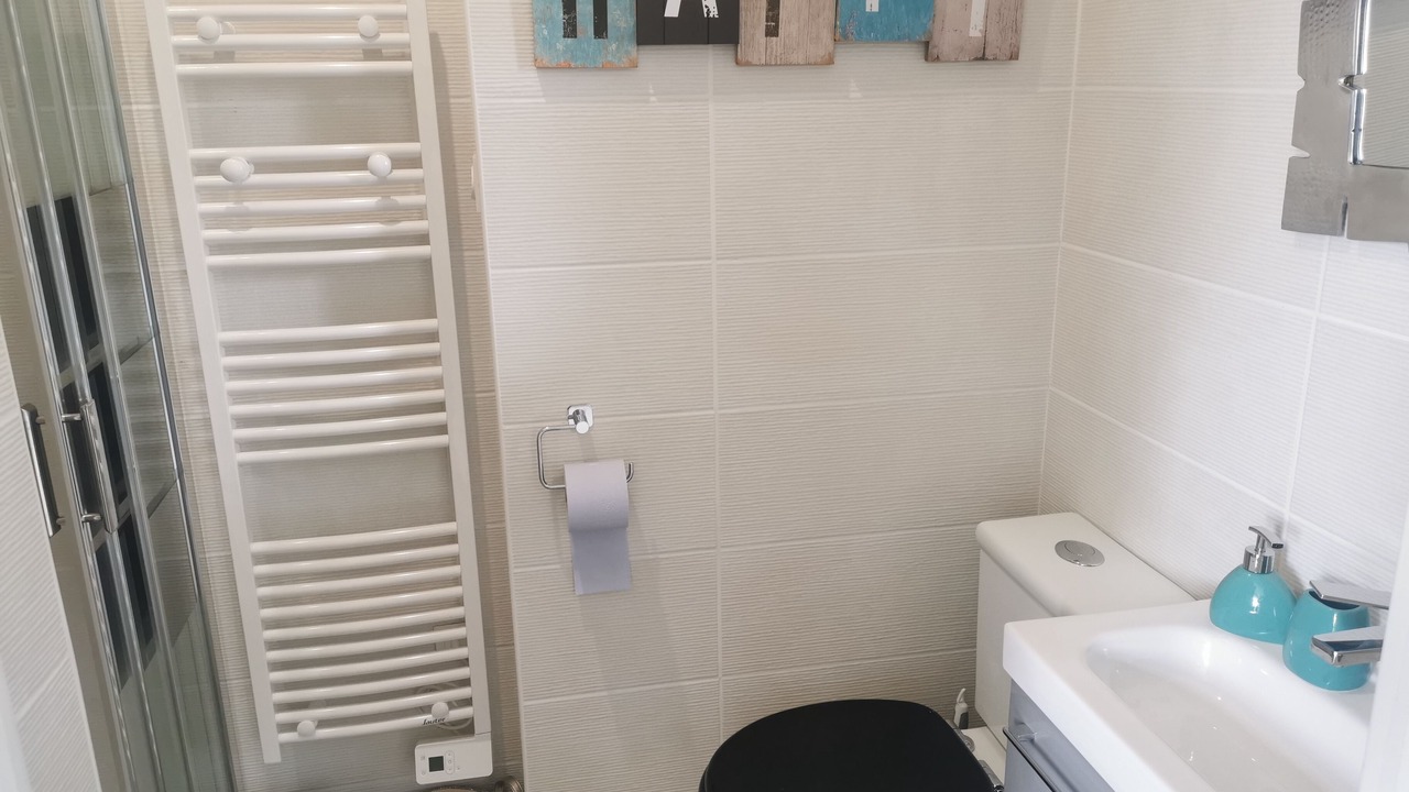 Photo of Bathroom in Lancieux