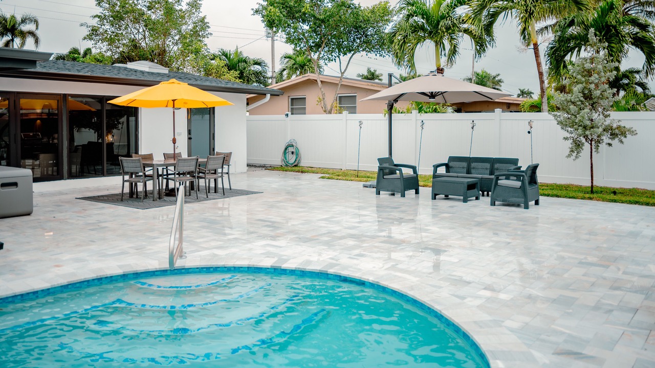 Photo of Outdoor in Lauderdale Isles