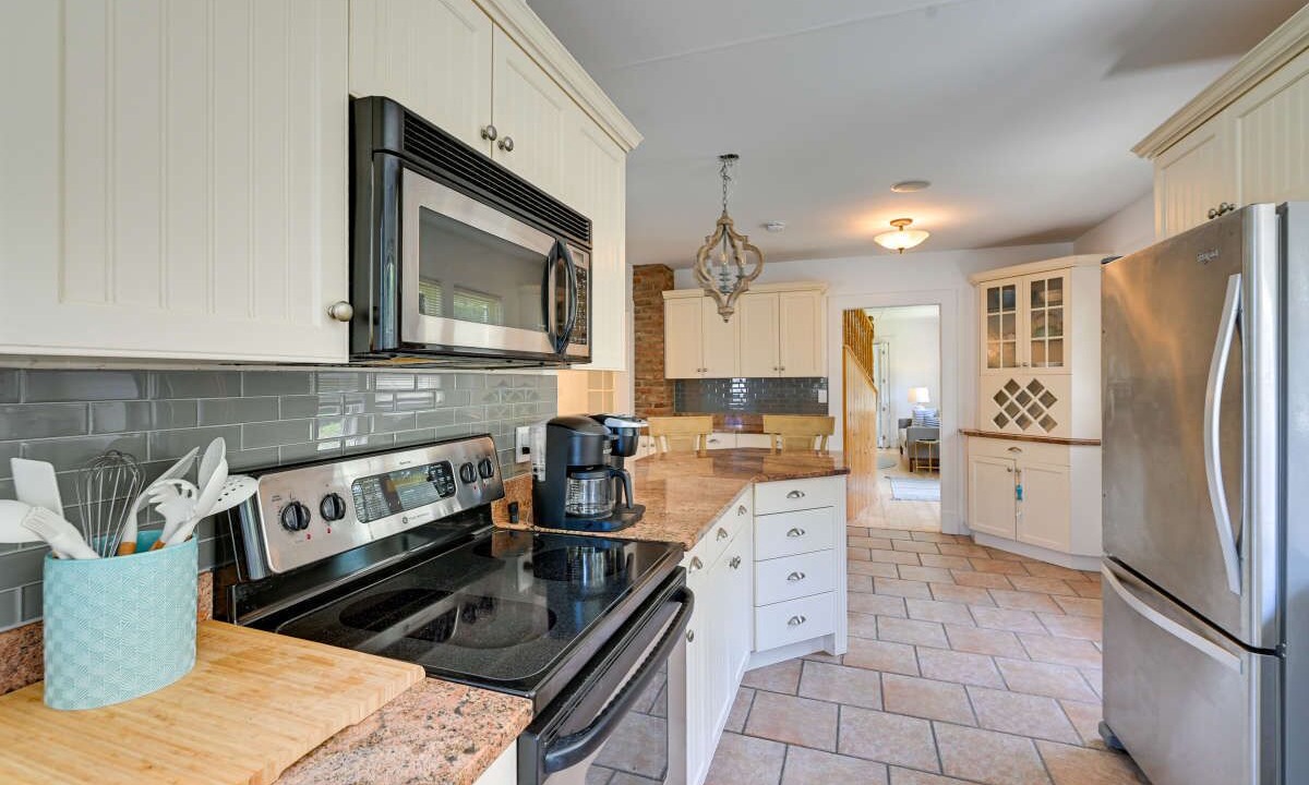 Photo of Kitchen in East Moriches
