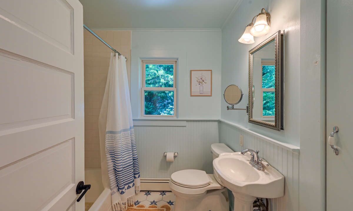 Photo of Bathroom in East Moriches