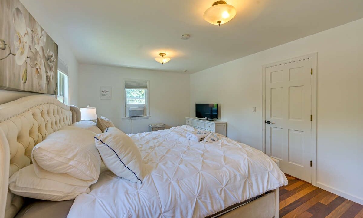 Photo of Bedroom in East Moriches