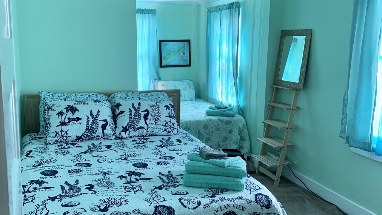 Photo of Bedroom in Willoughby Spit