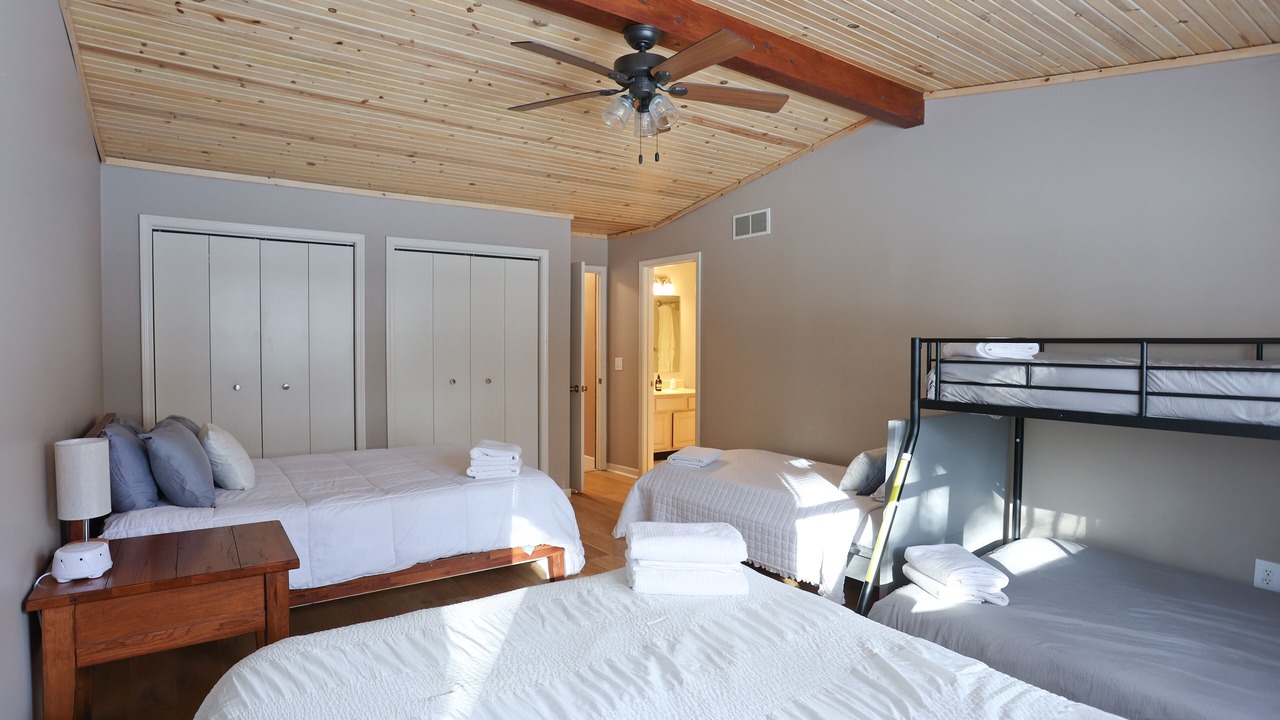 Photo of Bedroom in Canadian Lakes