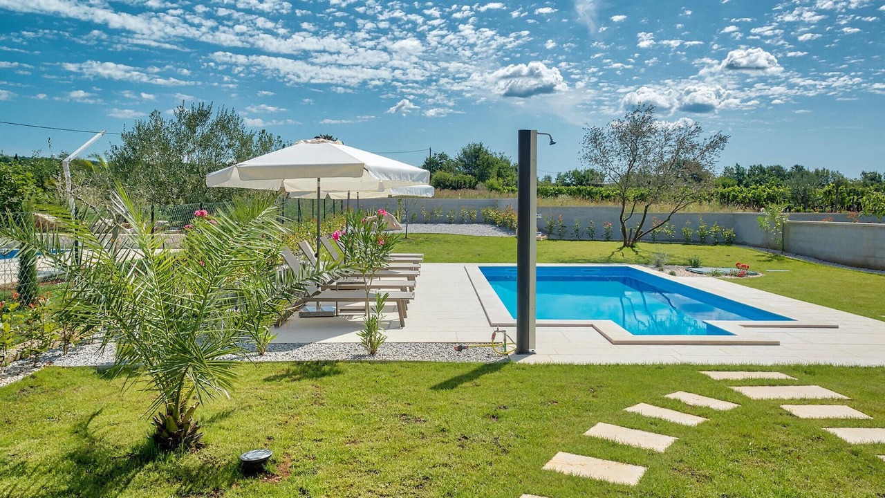 Photo of Outdoor in Labinci