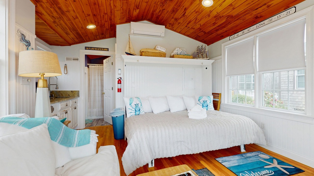 Photo of Bedroom in West Yarmouth