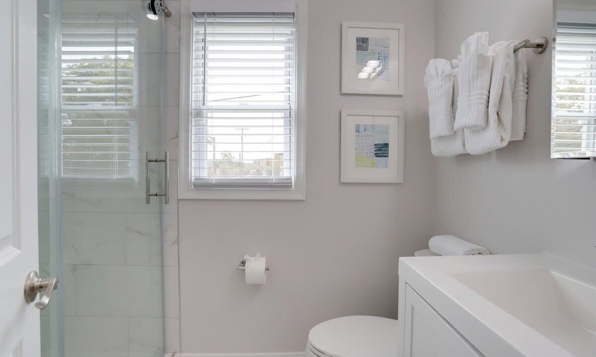Photo of Bathroom in Seminary Hill