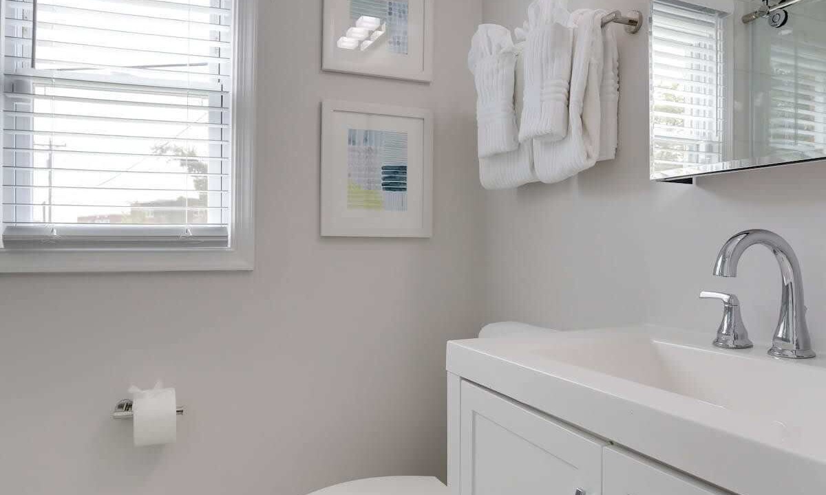 Photo of Bathroom in Seminary Hill