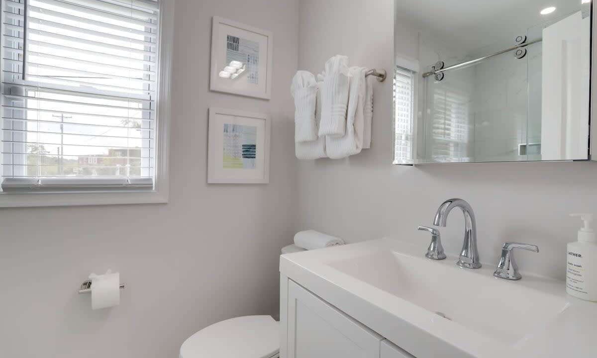 Photo of Bathroom in Seminary Hill