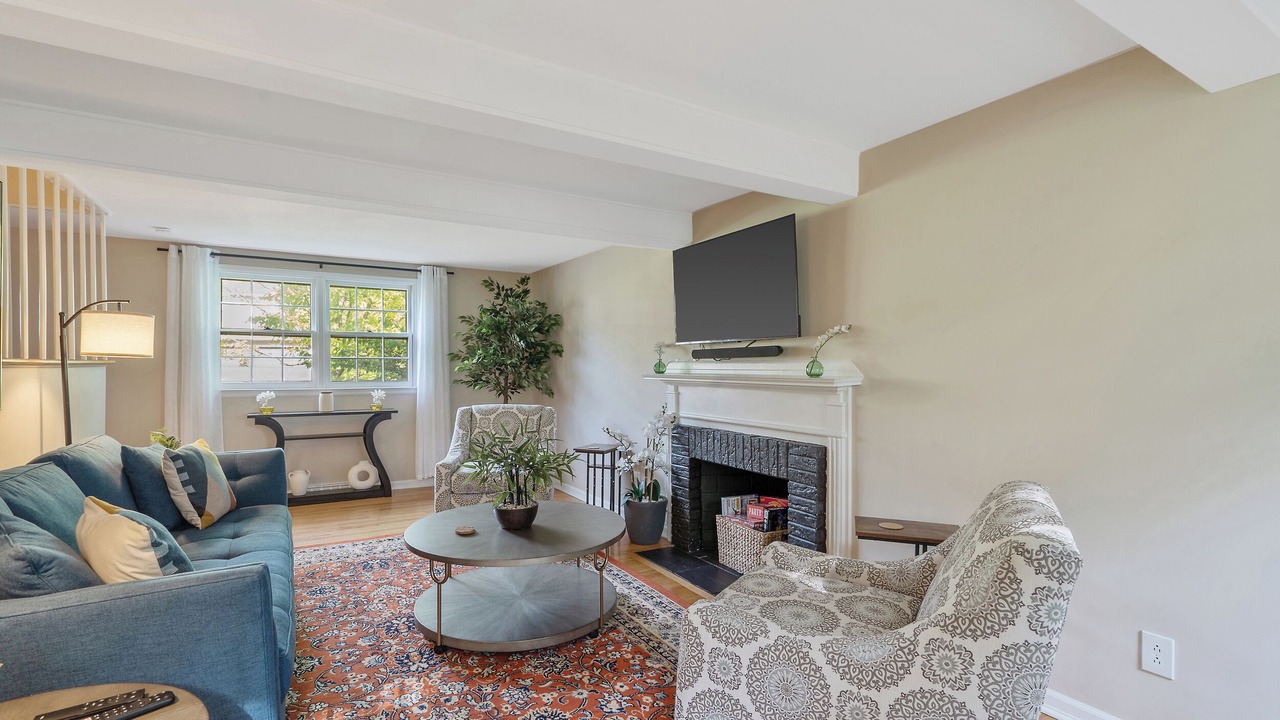 Photo of Livingroom in Eastside