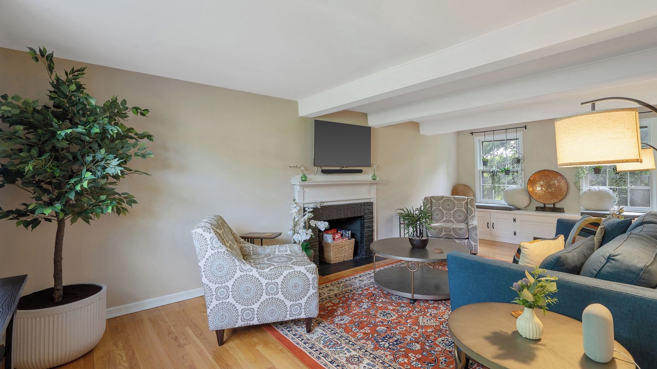 Photo of Livingroom in Eastside