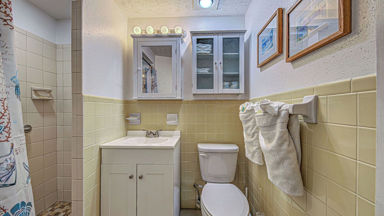 Photo of Bathroom in Golden Beach