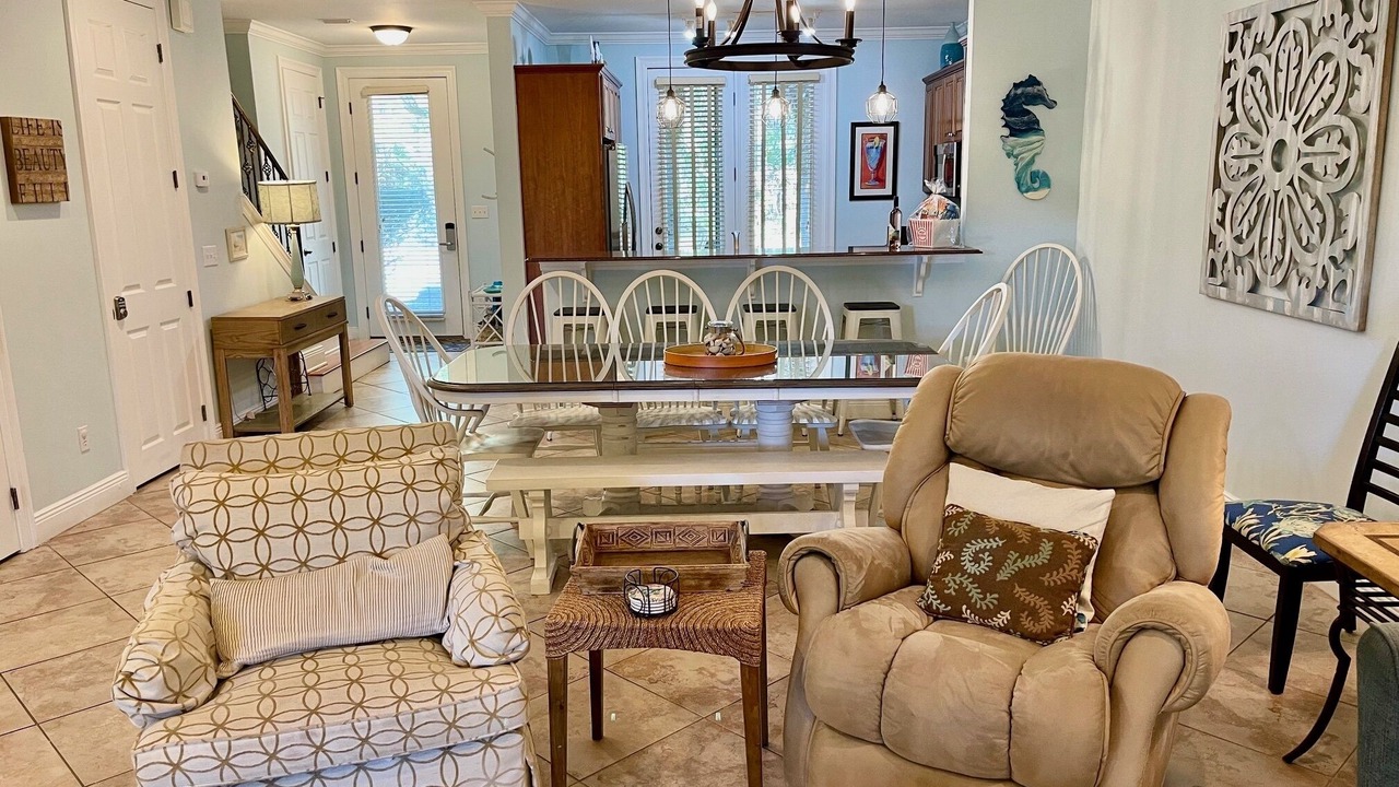 Photo of Livingroom in Gulf Place