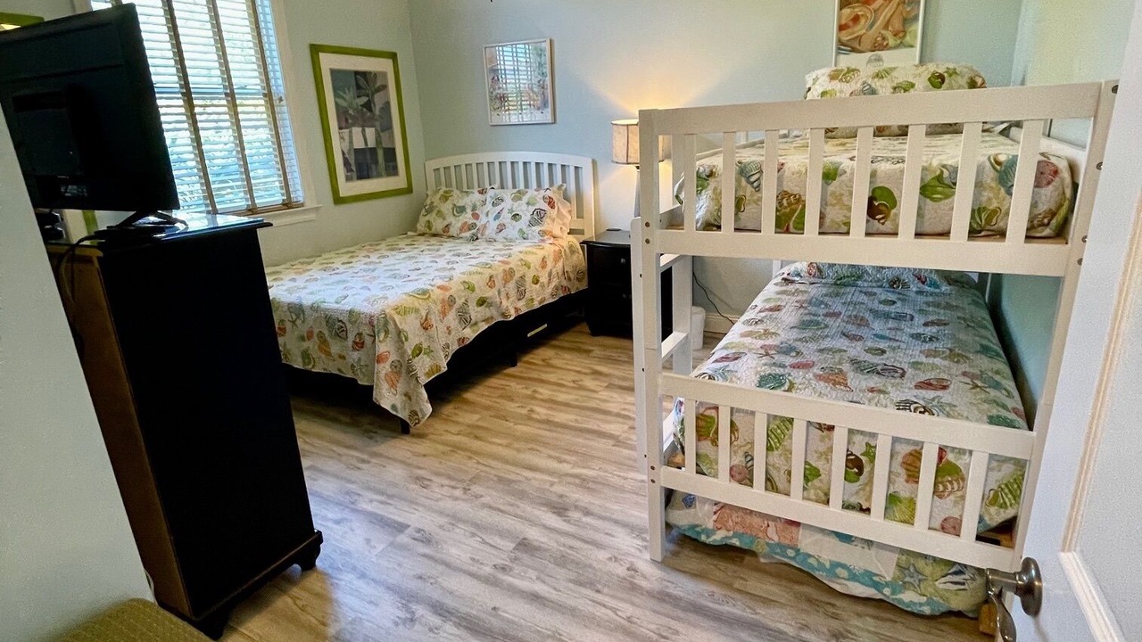 Photo of Bedroom in Gulf Place