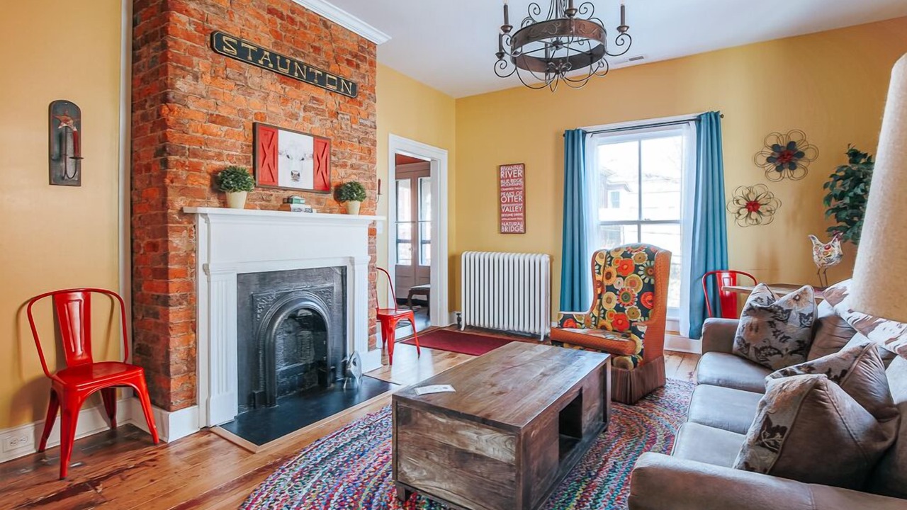 Photo of Livingroom in Staunton